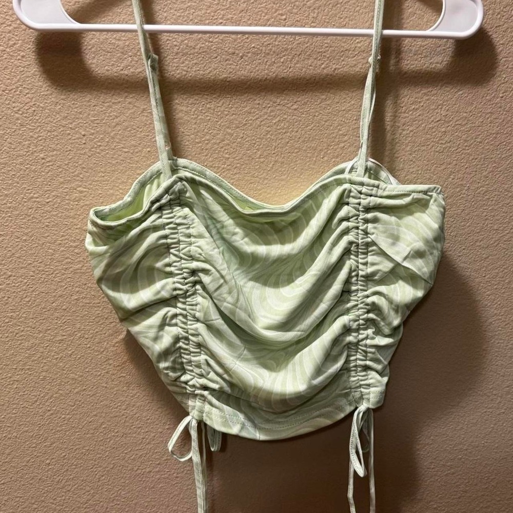Baevery light green ruched crop top with white swirl pattern, size L - NWT - Picture 2 of 4